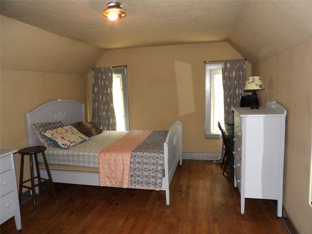 1115 CHESTNUT HILL Drive, Erie, PA 16509