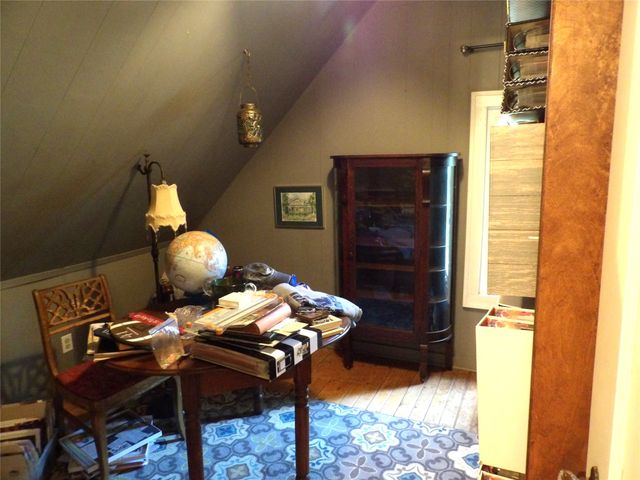 1115 CHESTNUT HILL Drive, Erie, PA 16509