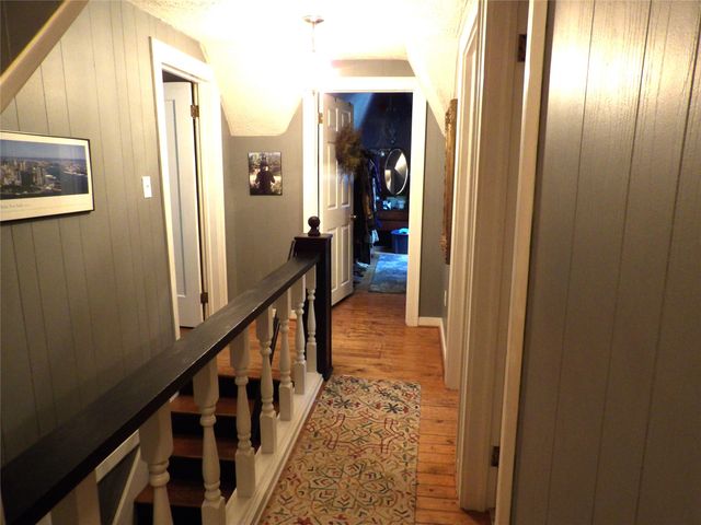 1115 CHESTNUT HILL Drive, Erie, PA 16509