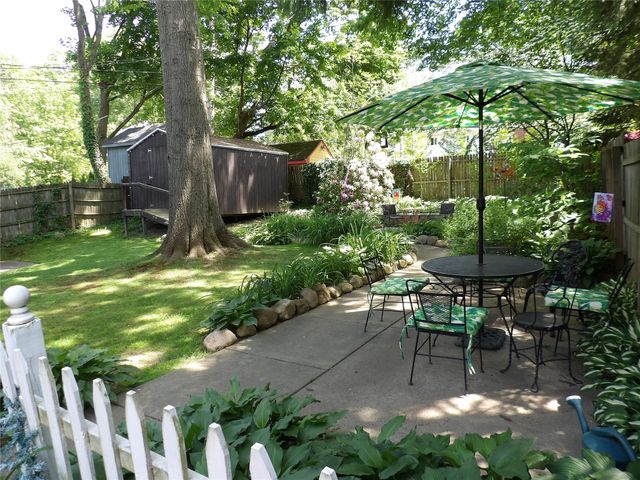 1115 CHESTNUT HILL Drive, Erie, PA 16509