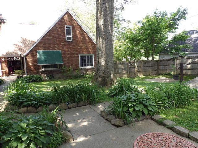 1115 CHESTNUT HILL Drive, Erie, PA 16509