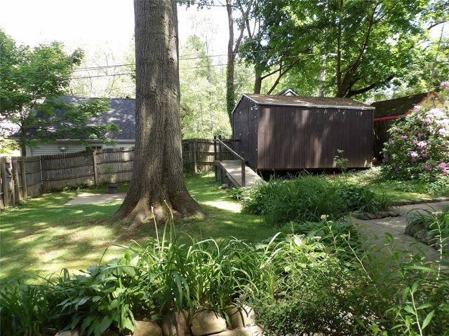 1115 CHESTNUT HILL Drive, Erie, PA 16509
