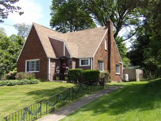 1115 CHESTNUT HILL Drive, Erie, PA 16509