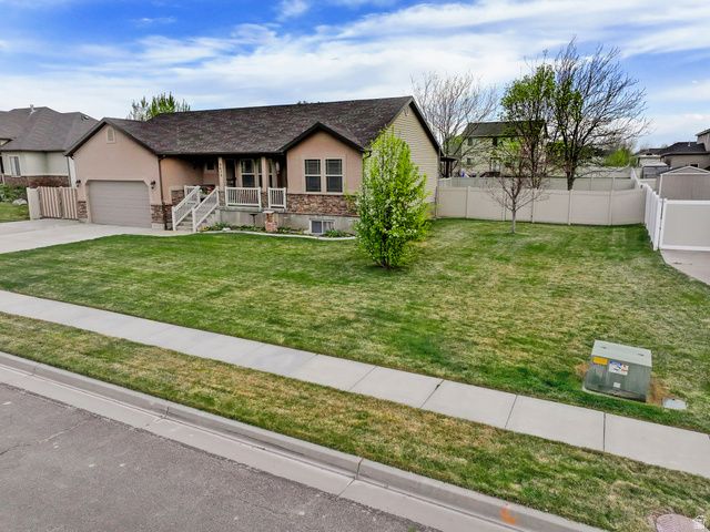 2679 W 2500 N, Clinton, UT 84015