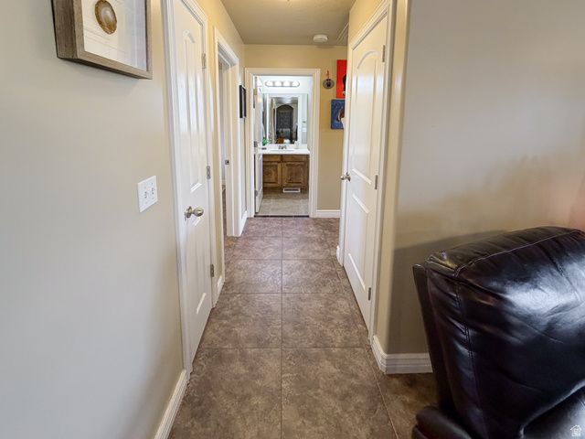 2679 W 2500 N, Clinton, UT 84015