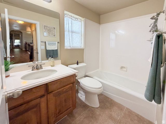 2679 W 2500 N, Clinton, UT 84015