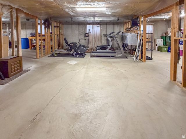 2679 W 2500 N, Clinton, UT 84015