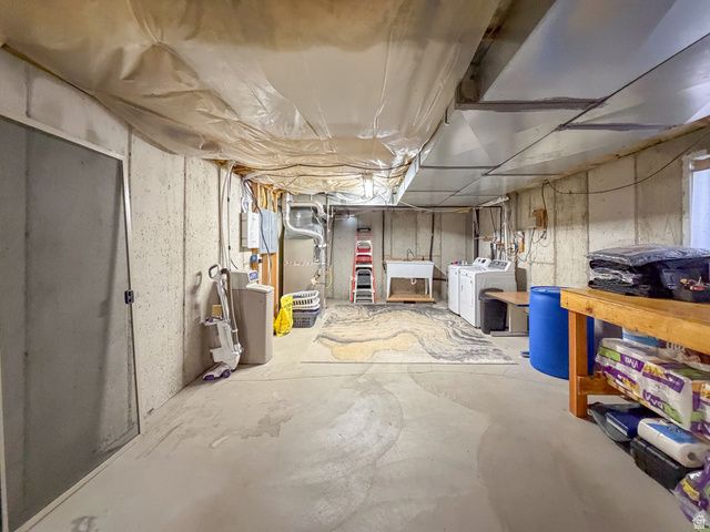 2679 W 2500 N, Clinton, UT 84015