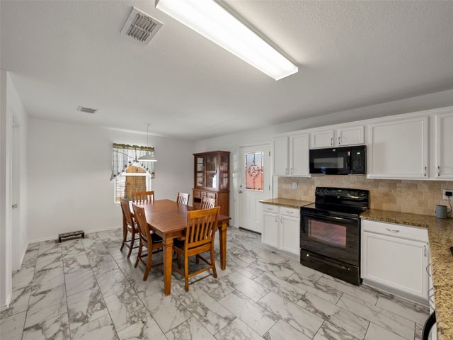 2305 Avalon Creek Way, Mckinney, TX 75071
