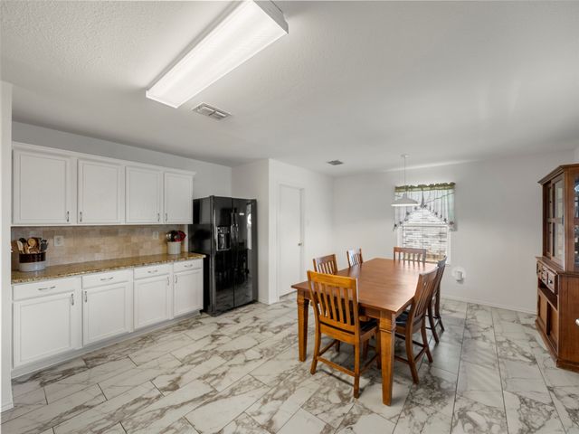 2305 Avalon Creek Way, Mckinney, TX 75071