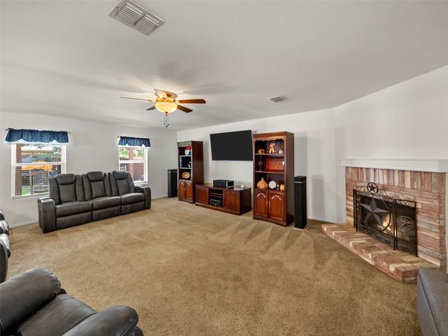 2305 Avalon Creek Way, Mckinney, TX 75071
