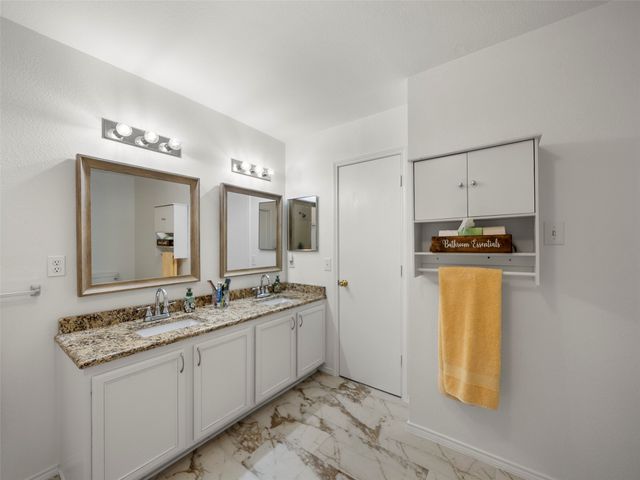 2305 Avalon Creek Way, Mckinney, TX 75071