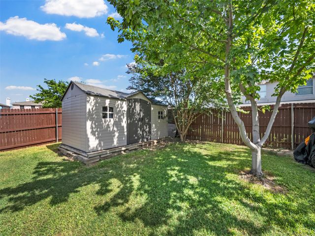 2305 Avalon Creek Way, Mckinney, TX 75071
