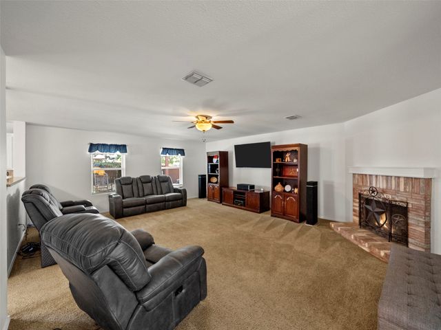 2305 Avalon Creek Way, Mckinney, TX 75071