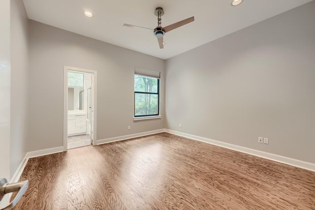 3 Hillside View Place, Spring, TX 77381