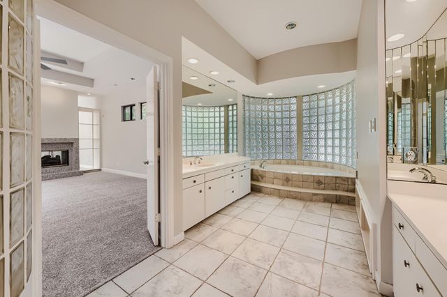3 Hillside View Place, Spring, TX 77381
