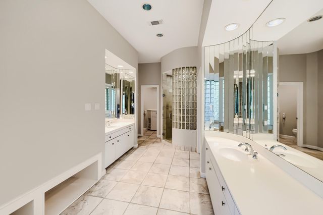 3 Hillside View Place, Spring, TX 77381