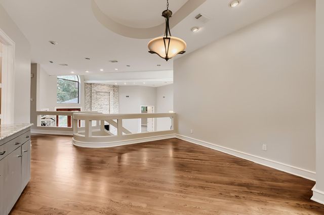 3 Hillside View Place, Spring, TX 77381