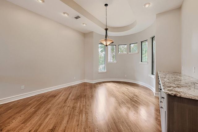 3 Hillside View Place, Spring, TX 77381