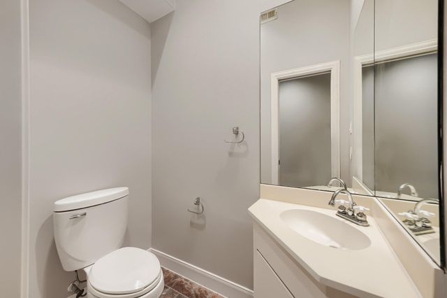 3 Hillside View Place, Spring, TX 77381