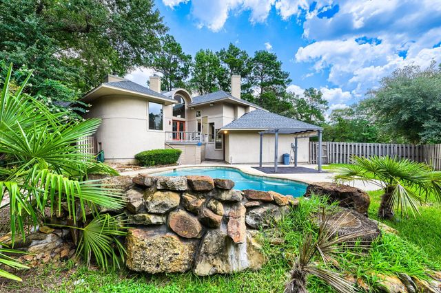 3 Hillside View Place, Spring, TX 77381
