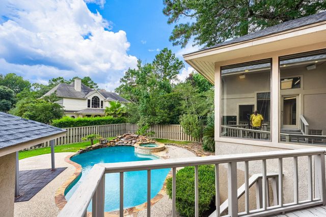 3 Hillside View Place, Spring, TX 77381