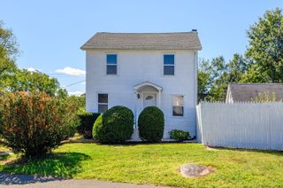 1 Hampton Road, New Fairfield, CT 06812