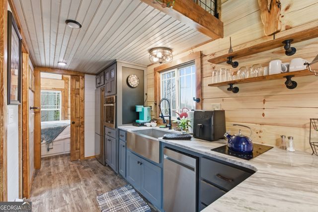 36 Mountain Breeze Ridge, Scaly Mountain, NC 28775