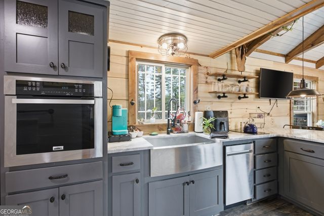 36 Mountain Breeze Ridge, Scaly Mountain, NC 28775