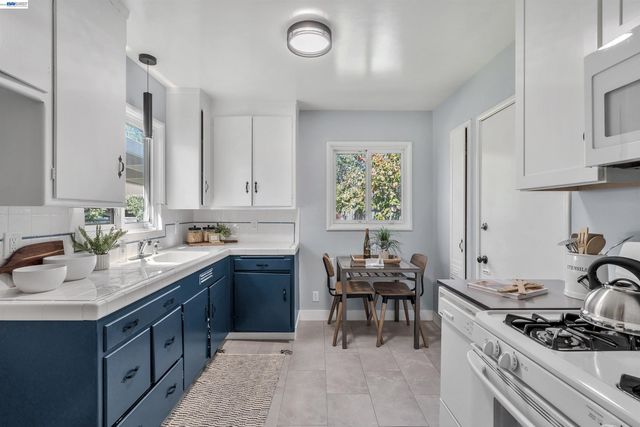 3627 Loma Vista Ave, Oakland, CA 94619