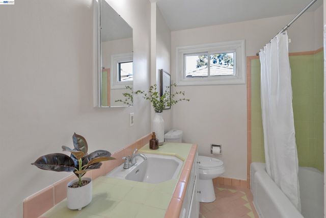 3627 Loma Vista Ave, Oakland, CA 94619