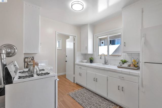 3627 Loma Vista Ave, Oakland, CA 94619