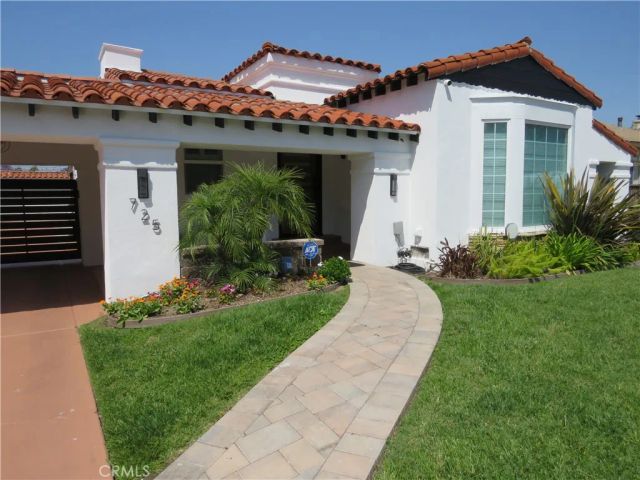 725 W 111th Street, Los Angeles, CA 90044