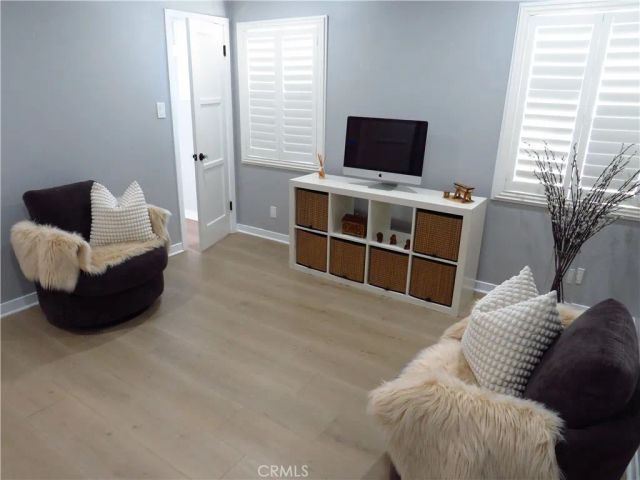 725 W 111th Street, Los Angeles, CA 90044