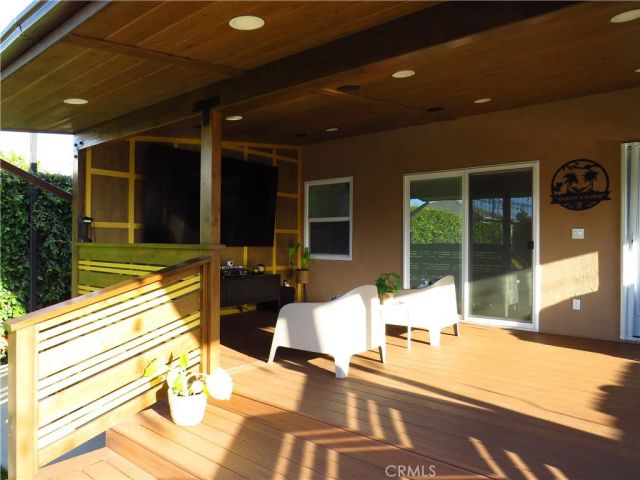 725 W 111th Street, Los Angeles, CA 90044