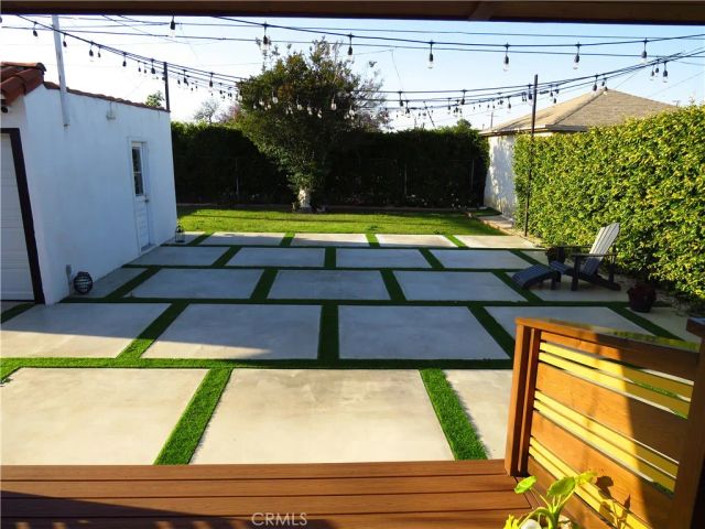 725 W 111th Street, Los Angeles, CA 90044