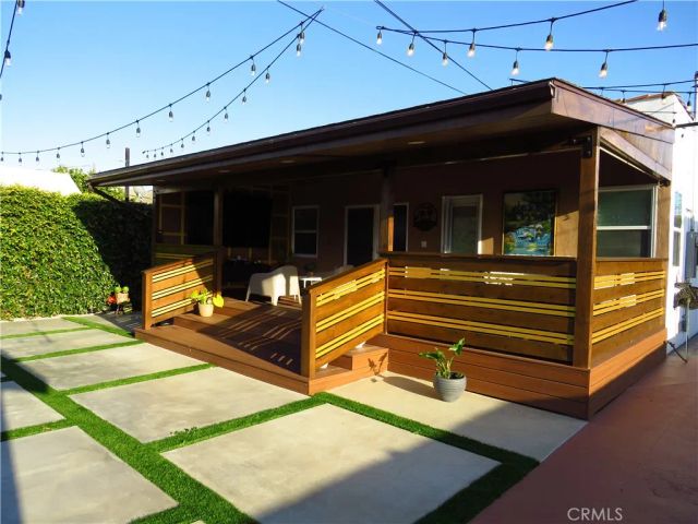 725 W 111th Street, Los Angeles, CA 90044