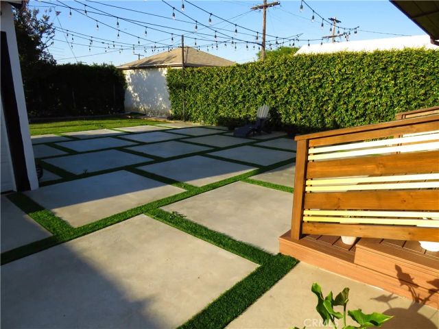 725 W 111th Street, Los Angeles, CA 90044