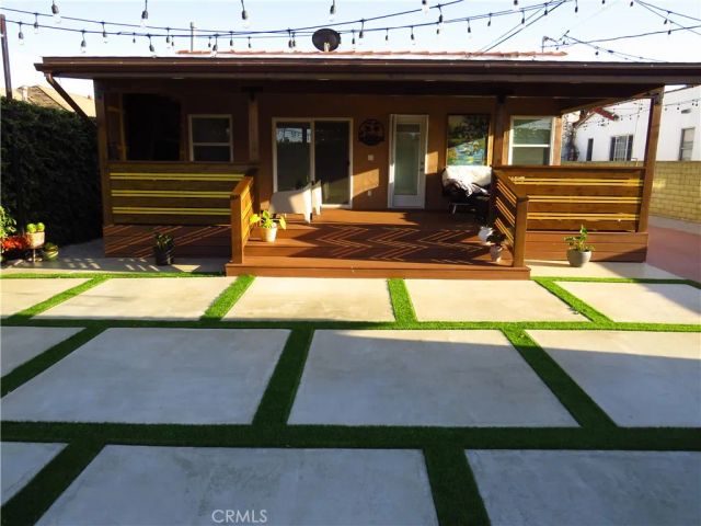 725 W 111th Street, Los Angeles, CA 90044
