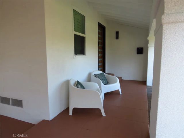 725 W 111th Street, Los Angeles, CA 90044