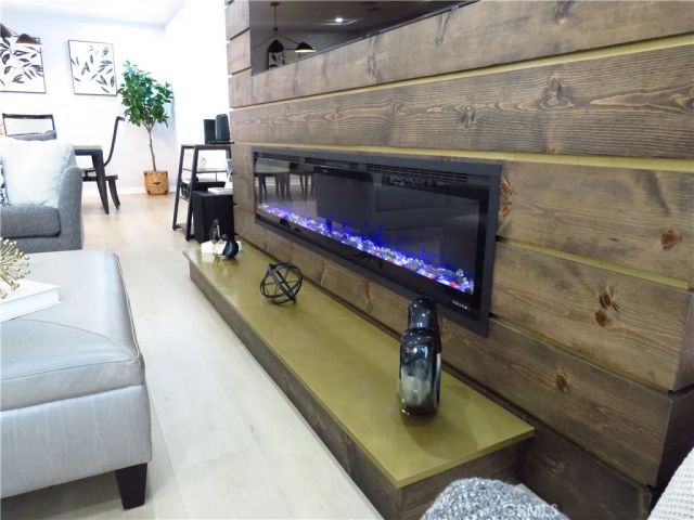 725 W 111th Street, Los Angeles, CA 90044