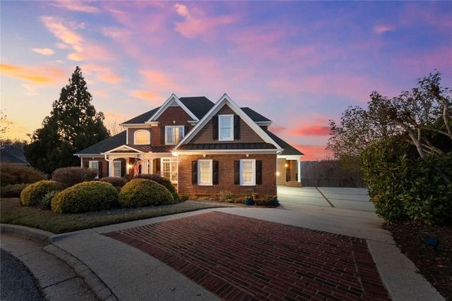 3738 Wavespray, Gainesville, GA 30506