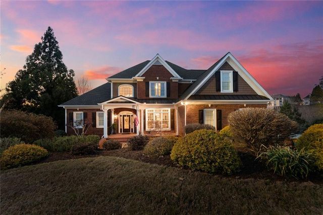 3738 Wavespray, Gainesville, GA 30506
