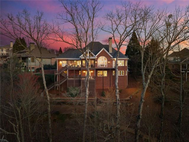 3738 Wavespray, Gainesville, GA 30506
