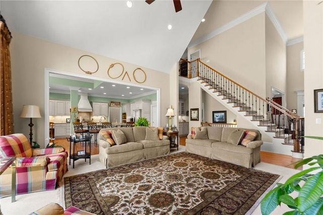 3738 Wavespray, Gainesville, GA 30506