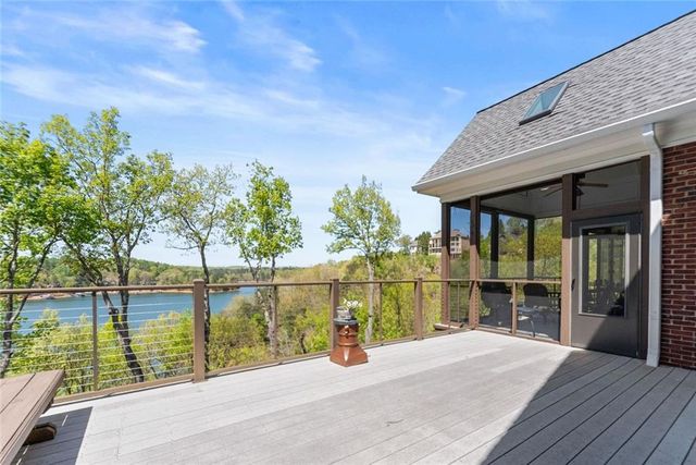 3738 Wavespray, Gainesville, GA 30506