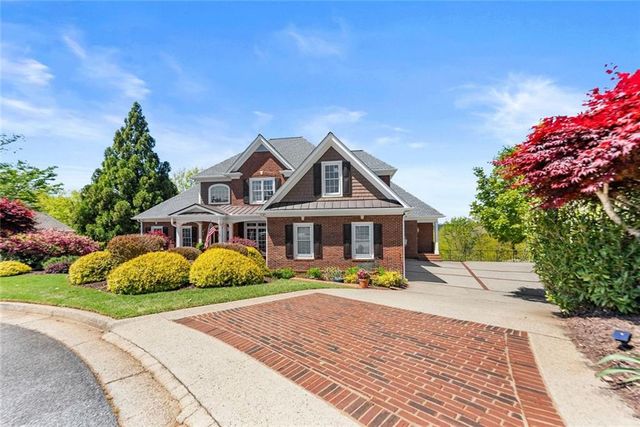 3738 Wavespray, Gainesville, GA 30506