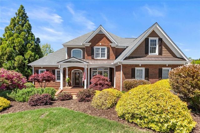 3738 Wavespray, Gainesville, GA 30506