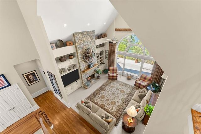 3738 Wavespray, Gainesville, GA 30506