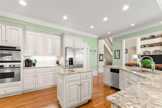 3738 Wavespray, Gainesville, GA 30506